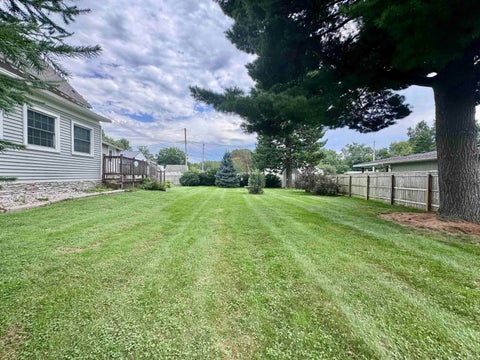 Tiny photo for 1010 Belmont Street, Plymouth, IN 46563 (MLS # 202636242)