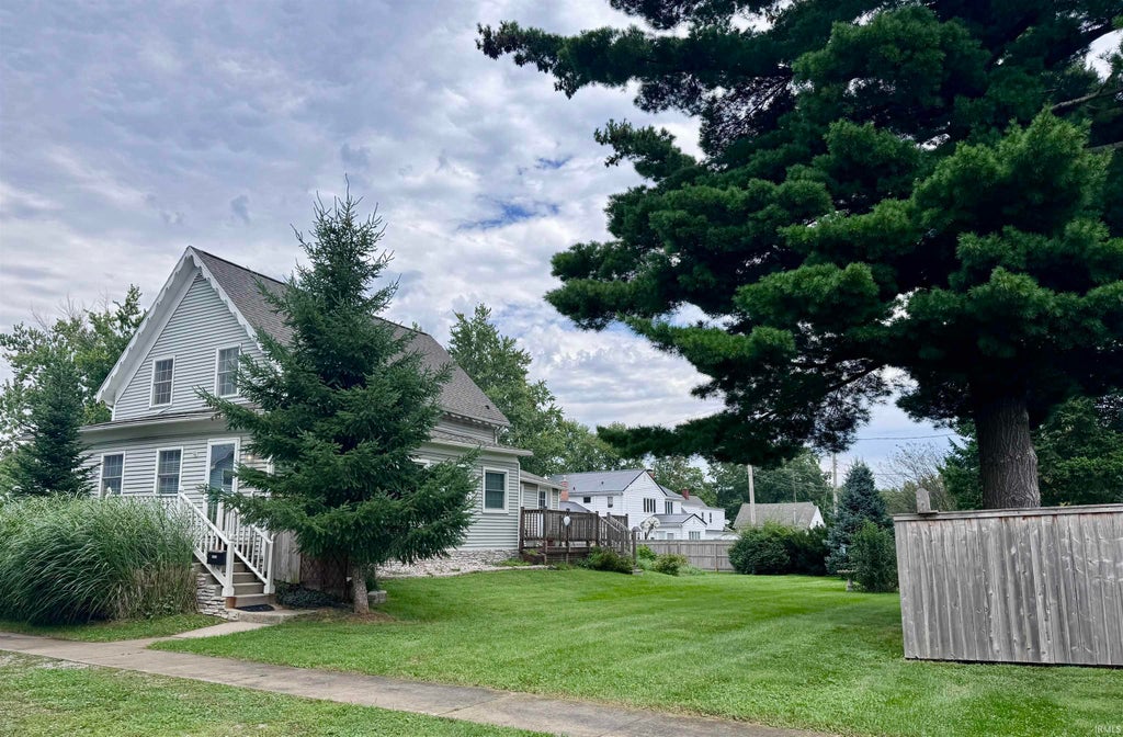 Photo of 1010 Belmont Street, Plymouth, IN 46563 (MLS # 202636242)