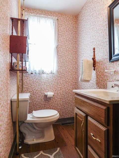 Tiny photo for 127 W Wiley Avenue, Bluffton, IN 46714 (MLS # 202613552)