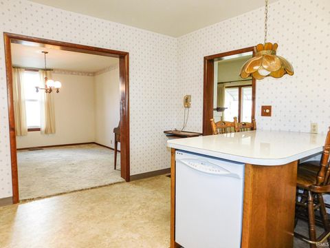 Tiny photo for 127 W Wiley Avenue, Bluffton, IN 46714 (MLS # 202613552)