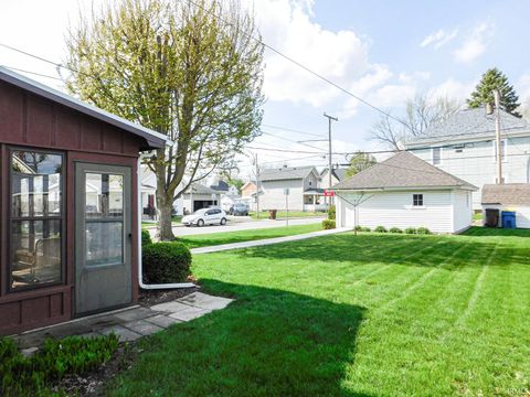 Tiny photo for 127 W Wiley Avenue, Bluffton, IN 46714 (MLS # 202613552)