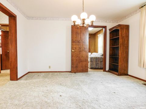 Tiny photo for 127 W Wiley Avenue, Bluffton, IN 46714 (MLS # 202613552)