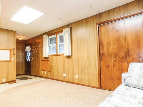 Tiny photo for 127 W Wiley Avenue, Bluffton, IN 46714 (MLS # 202613552)