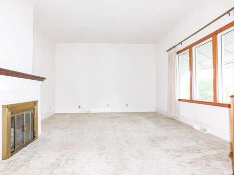 Tiny photo for 127 W Wiley Avenue, Bluffton, IN 46714 (MLS # 202613552)