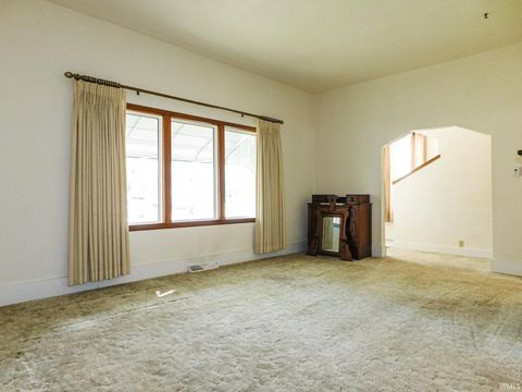 Tiny photo for 127 W Wiley Avenue, Bluffton, IN 46714 (MLS # 202613552)