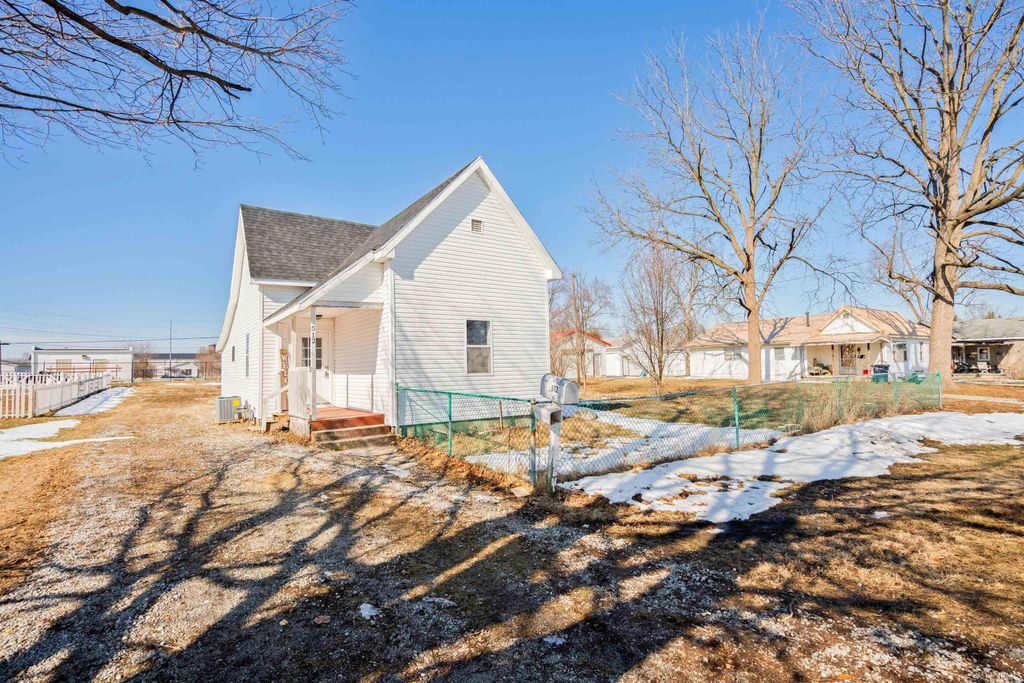 Photo of 512 N 13th Street, Elwood, IN 46036 (MLS # 202604680)