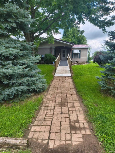 Photo of 4038 S 456 East, Hemlock, IN 46937 (MLS # 202621368)