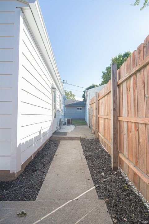 Tiny photo for 2800 Meadow Drive, Lafayette, IN 47909 (MLS # 202541465)