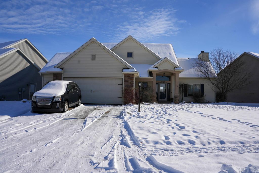 Photo of 7107 Evansbrook Drive, Fort Wayne, IN 46835 (MLS # 202600999)