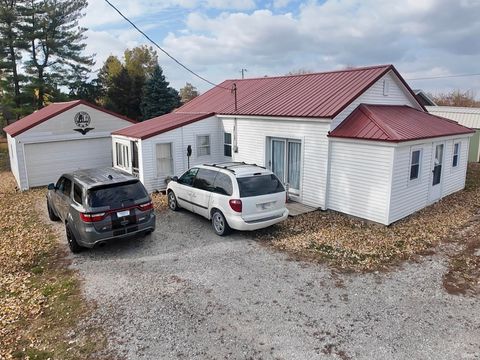 Photo of 403 N Walnut Street, Walton, IN 46994 (MLS # 202544892)