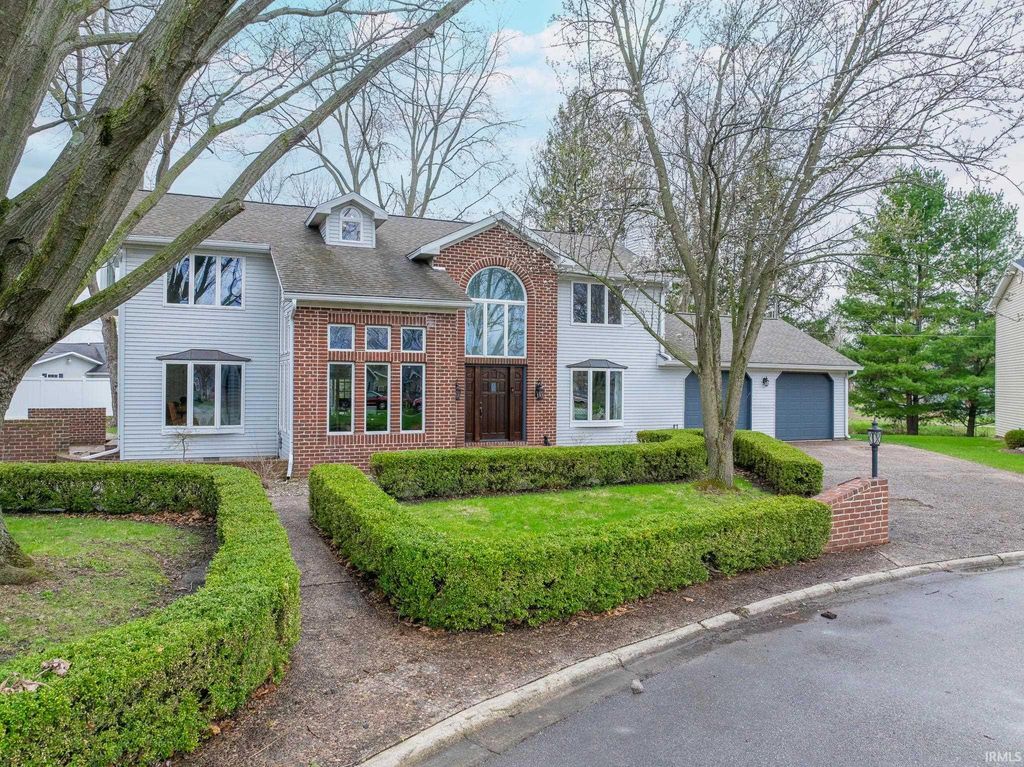 Photo of 1445 Rosewood Court, Wabash, IN 46992 (MLS # 202611389)