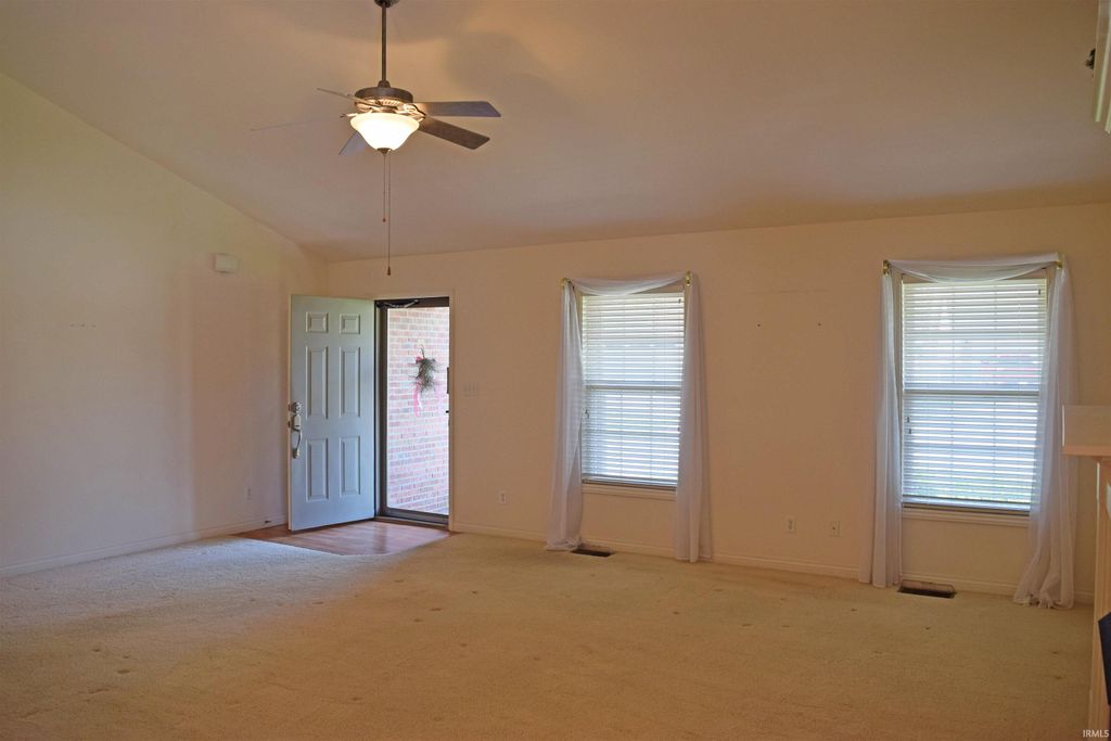 Photo of 4525 Sienna Court, Evansville, IN 47711 (MLS # 202611993)