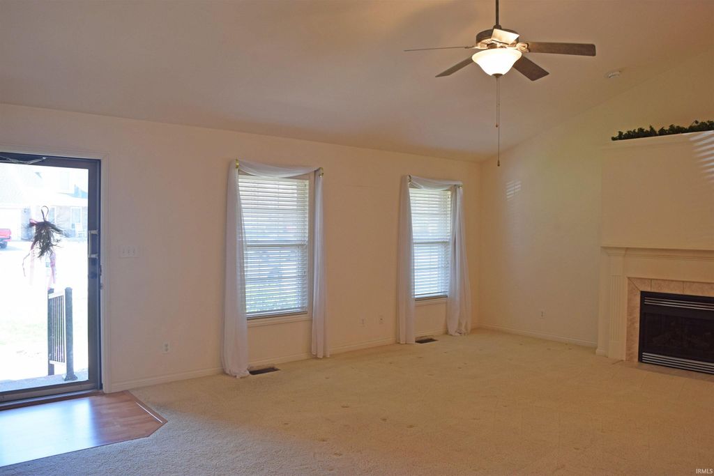 Photo of 4525 Sienna Court, Evansville, IN 47711 (MLS # 202611993)