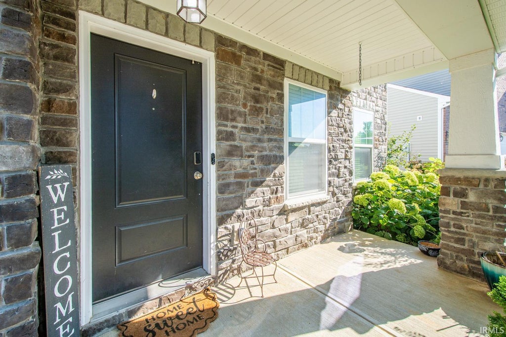 Photo of 5376 W Stonewood Drive, Bloomington, IN 47403 (MLS # 202636667)
