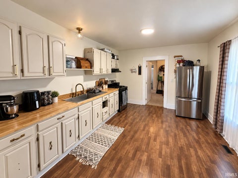 Tiny photo for 515 W Jackson Street, Kokomo, IN 46901 (MLS # 202642871)