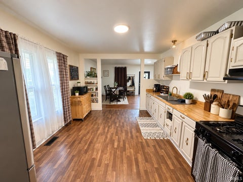 Tiny photo for 515 W Jackson Street, Kokomo, IN 46901 (MLS # 202642871)