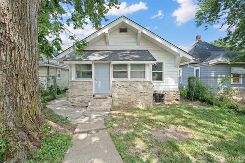 Tiny photo for 515 W Jackson Street, Kokomo, IN 46901 (MLS # 202642871)