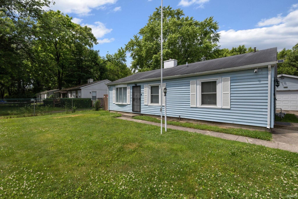 Photo of 2015 N Elmer Street, South Bend, IN 46628 (MLS # 202623805)