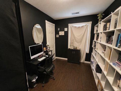 Tiny photo for 695 S 300 W, Kokomo, IN 46902 (MLS # 202620805)
