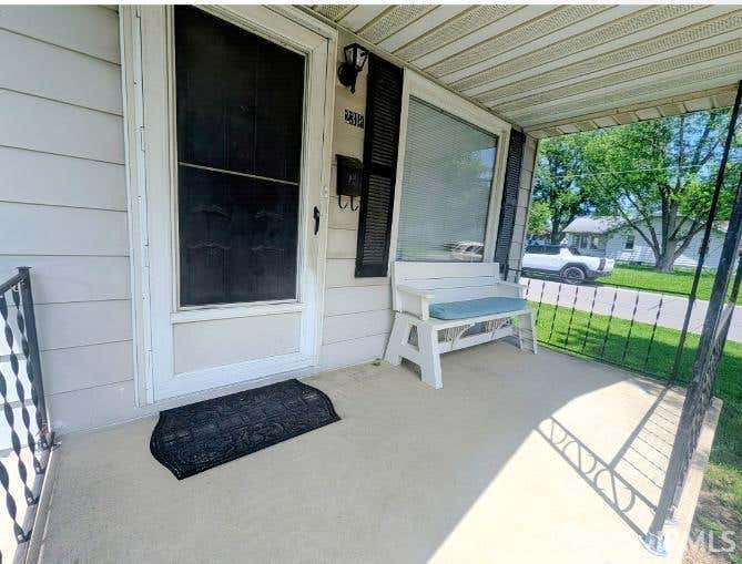 Photo of 2318 E 8th Street, Muncie, IN 47304 (MLS # 202623531)