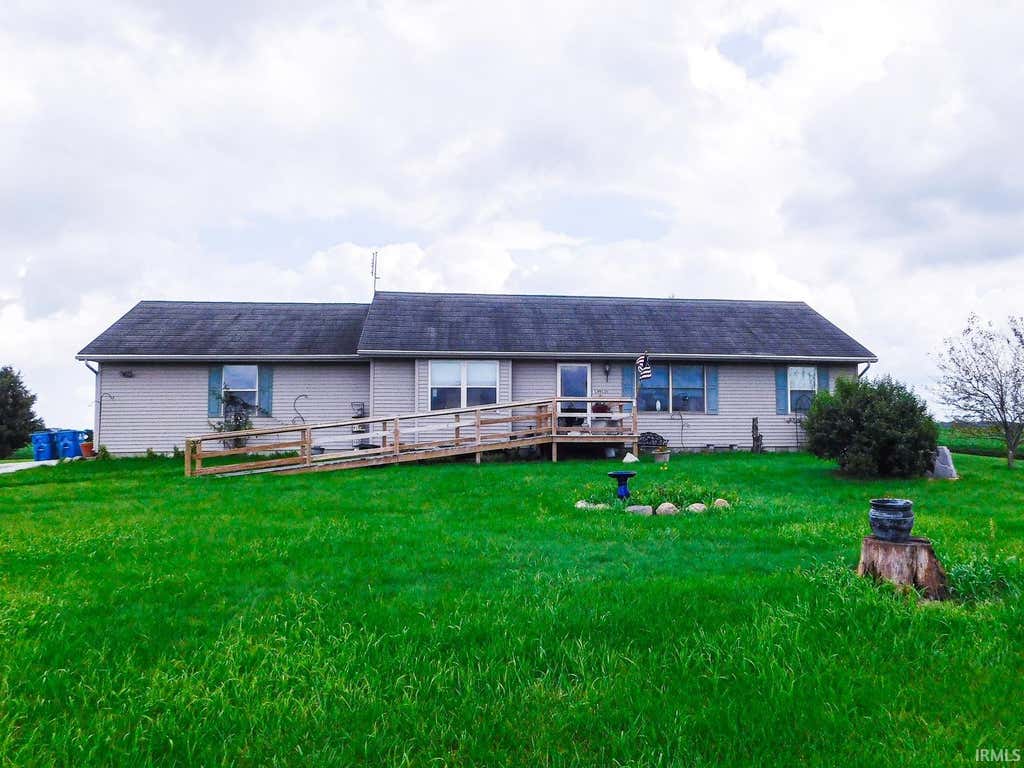 Photo of 4953 N 450 E, Craigville, IN 46731 (MLS # 202633732)