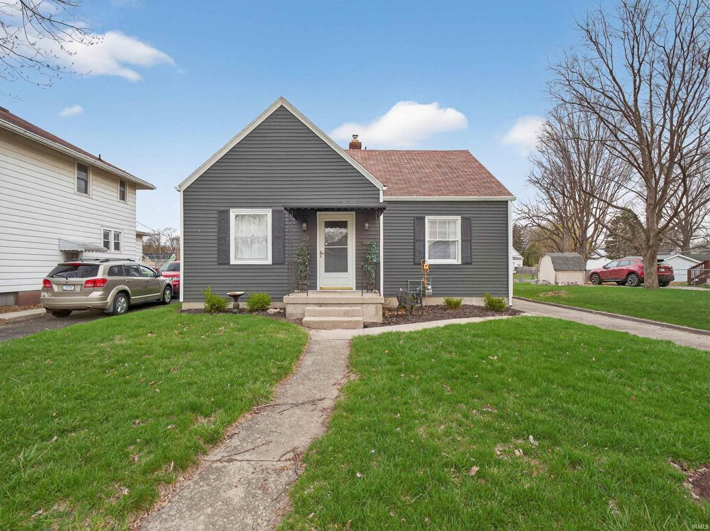 Photo of 1139 Clara Avenue, Fort Wayne, IN 46805 (MLS # 202611245)