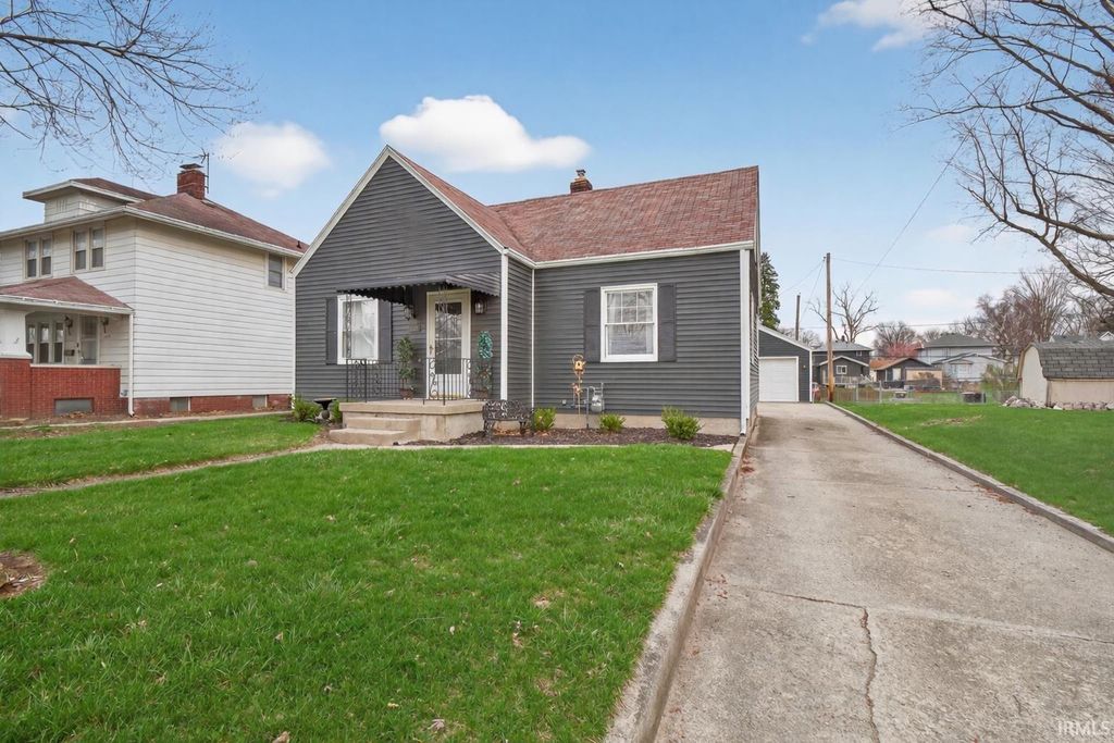 Photo of 1139 Clara Avenue, Fort Wayne, IN 46805 (MLS # 202611245)
