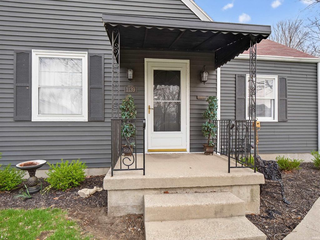 Photo of 1139 Clara Avenue, Fort Wayne, IN 46805 (MLS # 202611245)