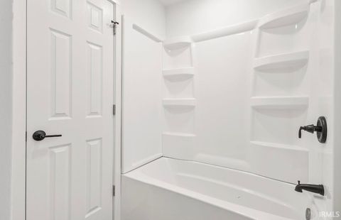 Tiny photo for 2303 Sioux Place, Lafayette, IN 47909 (MLS # 202548052)