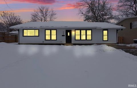 Tiny photo for 2303 Sioux Place, Lafayette, IN 47909 (MLS # 202548052)