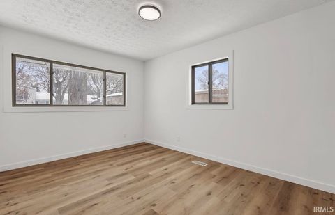 Tiny photo for 2303 Sioux Place, Lafayette, IN 47909 (MLS # 202548052)