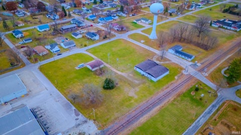 Tiny photo for 615-625 E Madison Street, Fairmount, IN 46928 (MLS # 202546849)