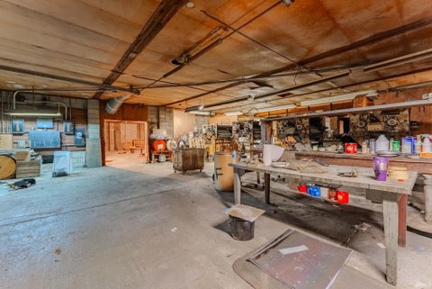 Tiny photo for 615-625 E Madison Street, Fairmount, IN 46928 (MLS # 202546849)