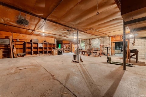 Tiny photo for 615-625 E Madison Street, Fairmount, IN 46928 (MLS # 202546849)