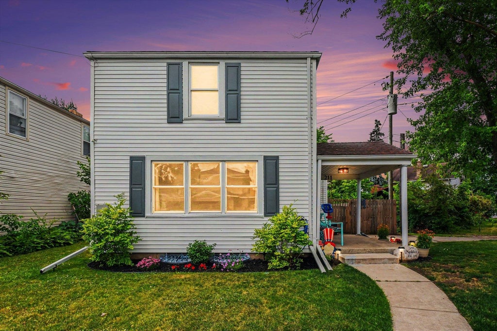 Photo of 211 Marine Avenue, Elkhart, IN 46516 (MLS # 202622075)