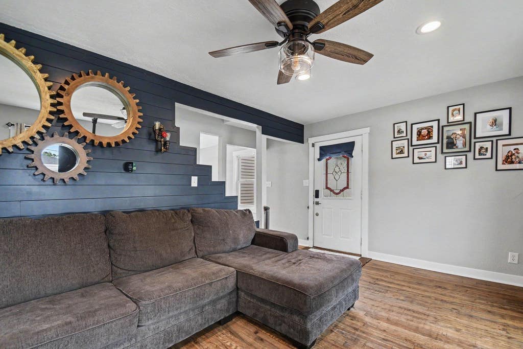 Photo of 211 Marine Avenue, Elkhart, IN 46516 (MLS # 202622075)