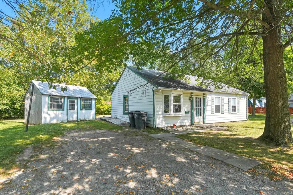 Photo of 225 Dunbar Lane, Fort Wayne, IN 46816 (MLS # 202536674)