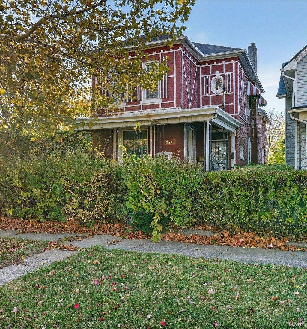Photo of 920 Madison Street, Fort Wayne, IN 46803 (MLS # 202544078)