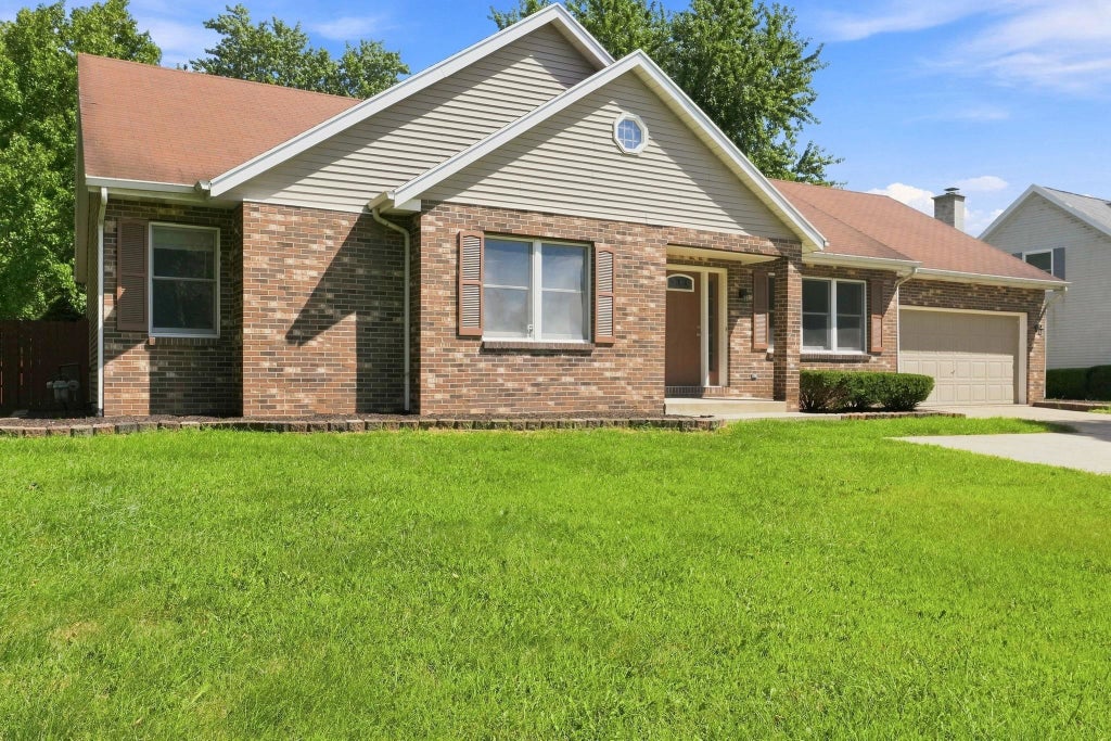 Photo of 402 N Constitution Avenue, Goshen, IN 46526 (MLS # 202634945)