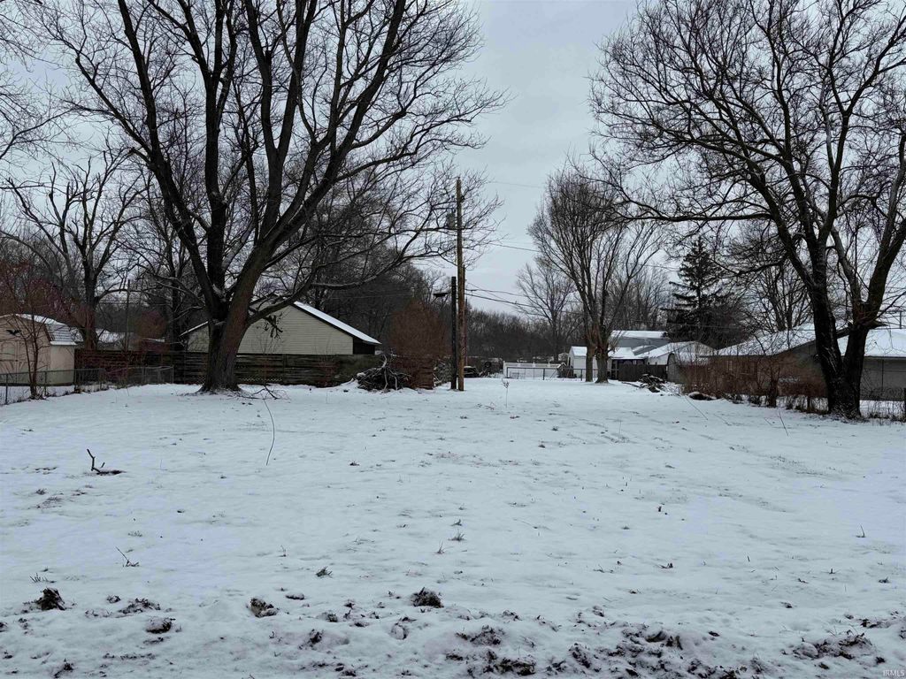 Photo of 60320 Fenmore Avenue, Goshen, IN 46528 (MLS # 202548905)