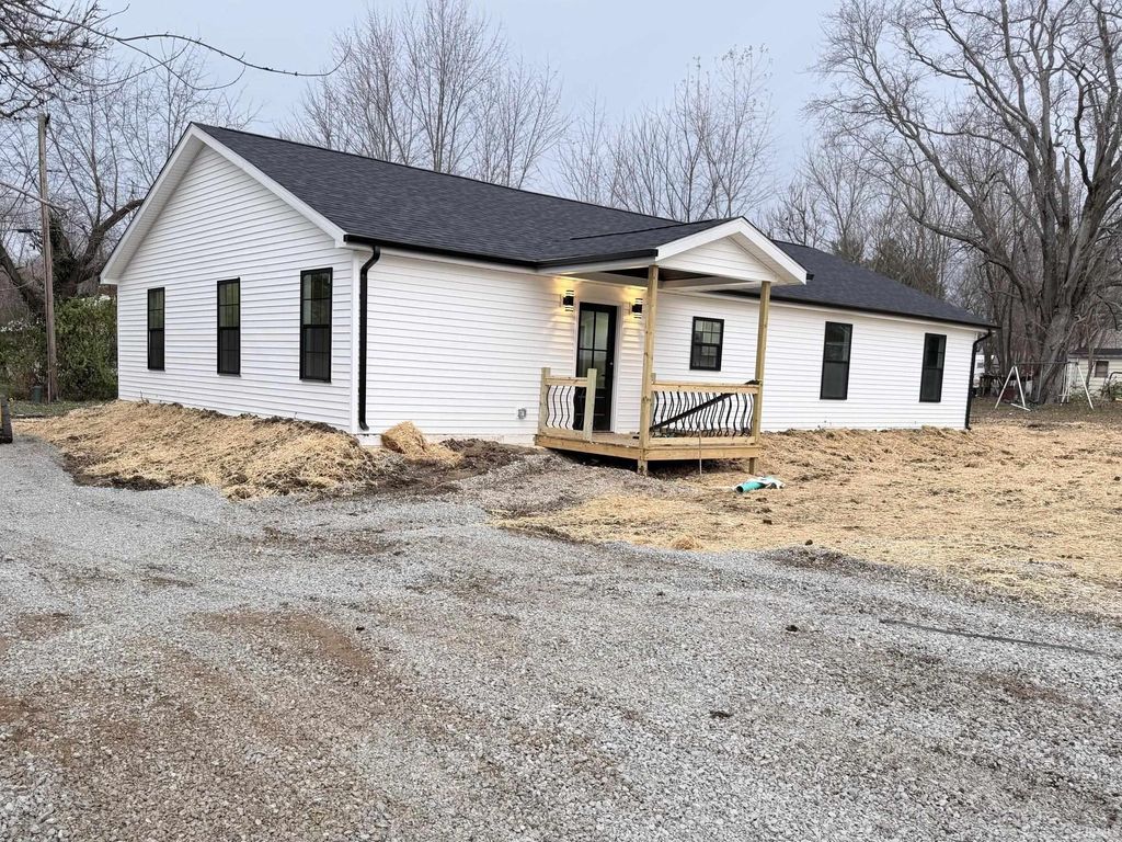 Photo of 812 Dant Boulevard, Bicknell, IN 47512 (MLS # 202547842)