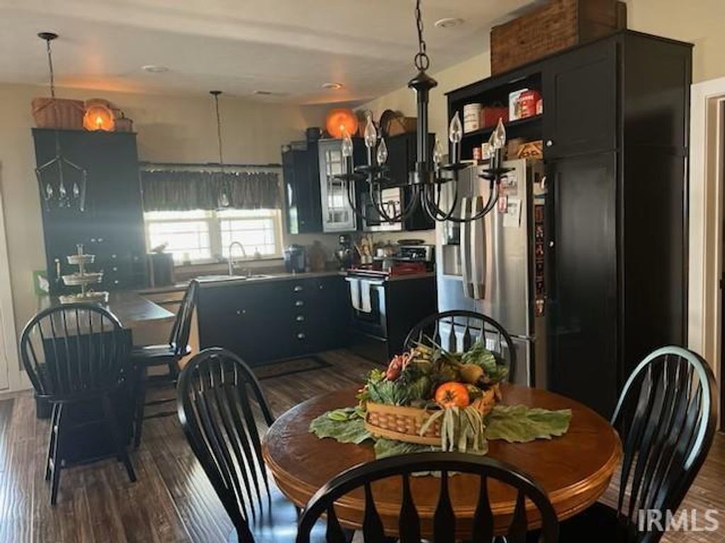 Photo of 601 Railroad Street, Covington, IN 47932 (MLS # 202611152)