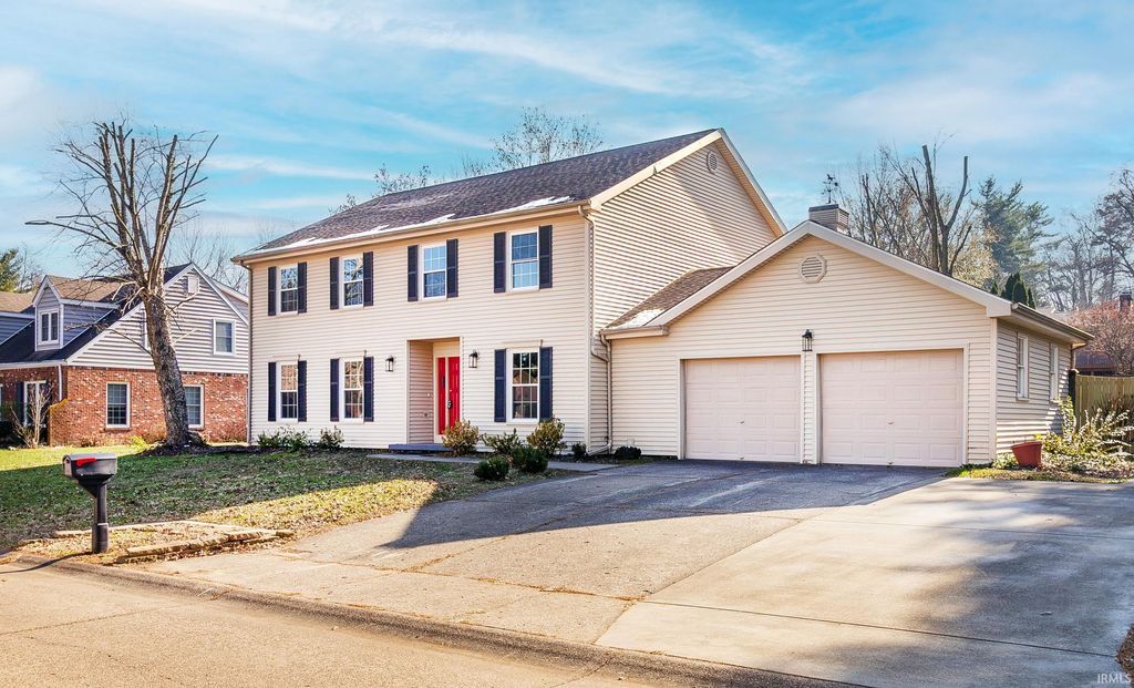 Photo of 6301 E Oak Street, Evansville, IN 47715 (MLS # 202548475)