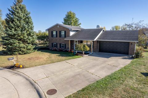 Photo of 1047 Steven Court, Roanoke, IN 46783 (MLS # 202541037)