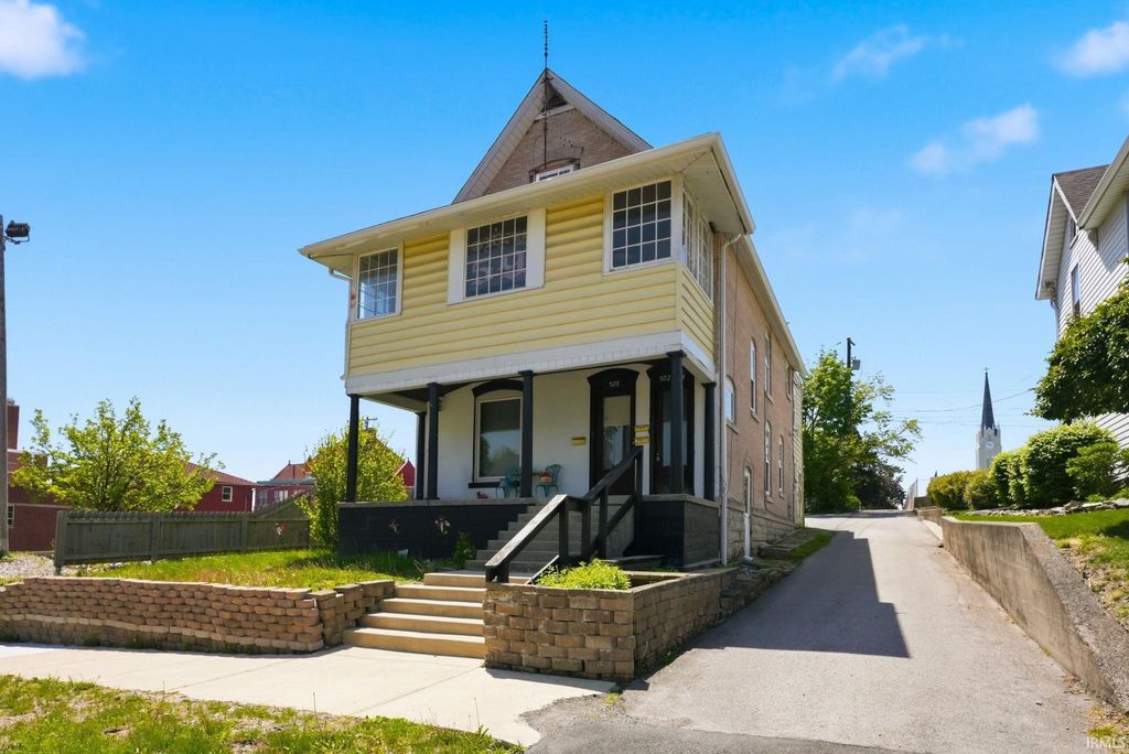 Photo of 920 Warren Street, Huntington, IN 46750 (MLS # 202616653)