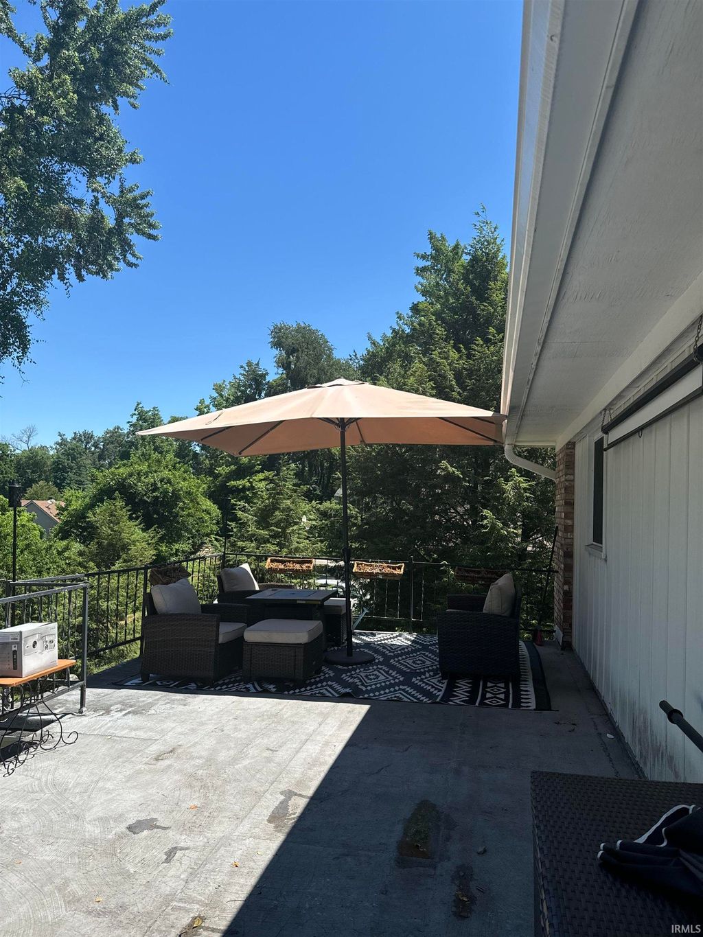 Photo of 2 Pin Oak Drive, Vincennes, IN 47591 (MLS # 202548045)