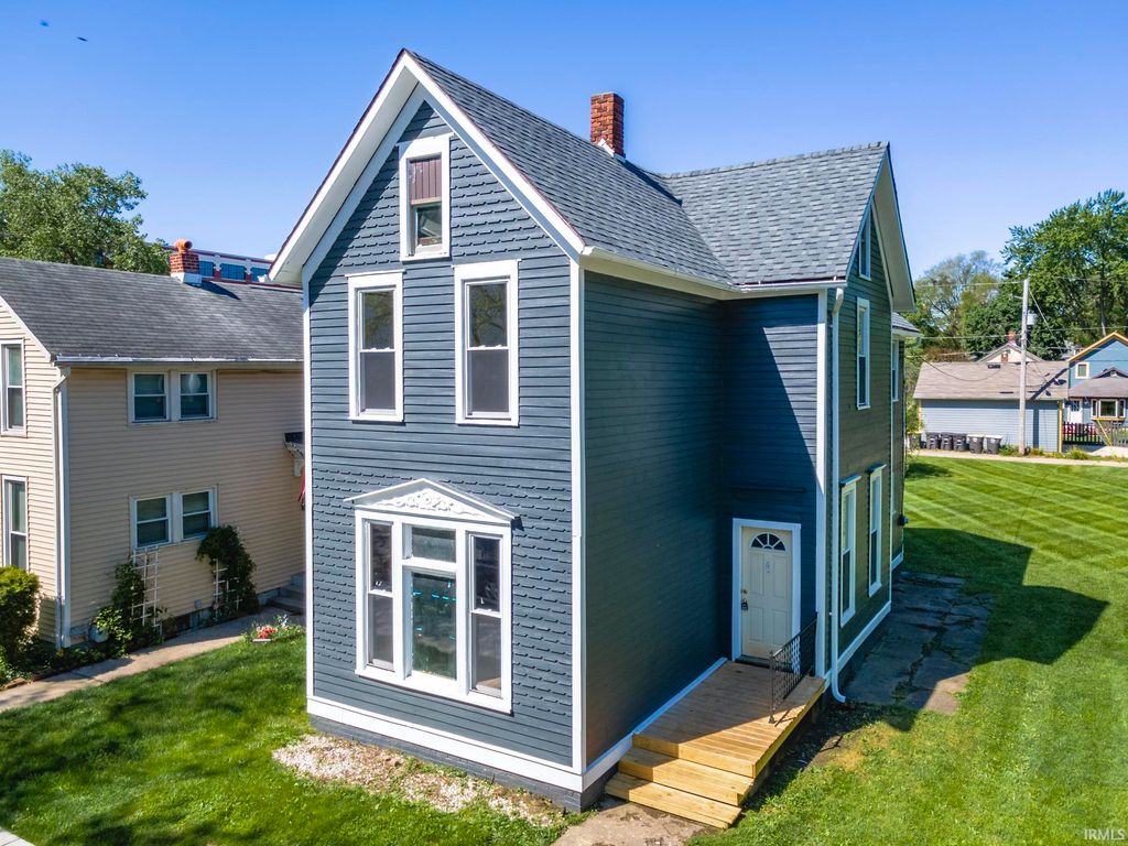 Photo of 1304 Union Street, Fort Wayne, IN 46802 (MLS # 202600648)