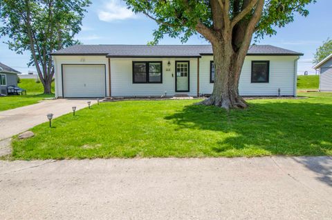 Photo of 808 S Elm Boulevard, Winchester, IN 47394 (MLS # 202617948)