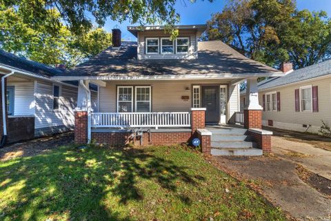 Photo of 820 Taylor Avenue, Evansville, IN 47713 (MLS # 202544193)