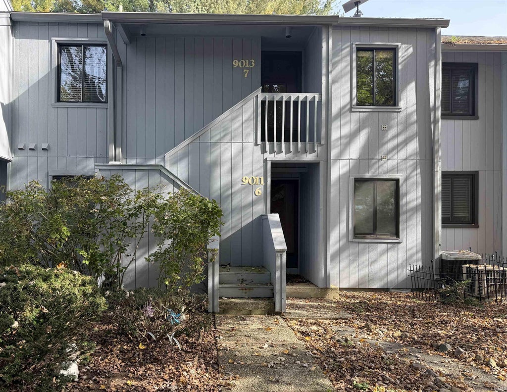 Photo of 9013 S Pointe Ridge Lane, Bloomington, IN 47401 (MLS # 202644244)